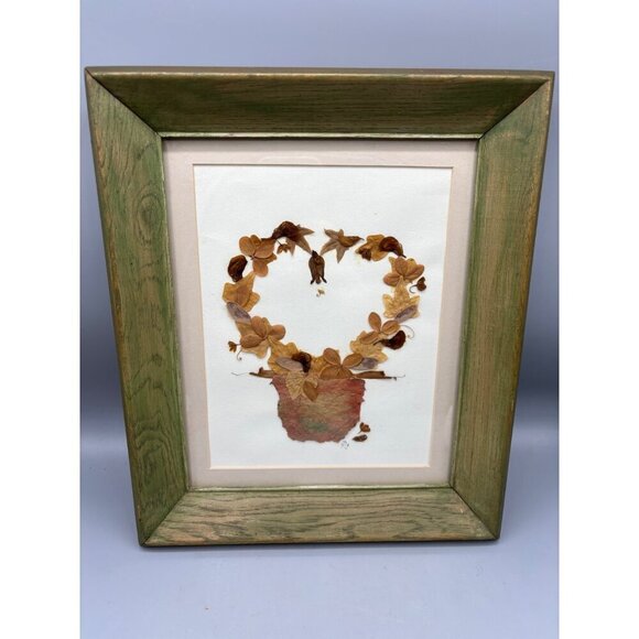 Vtg Botanical Art Framed Pressed Flower Heart Green Wood Frame Wall Decor - Picture 1 of 6
